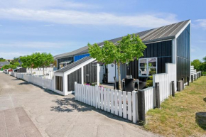 Beautiful Apartment In Øer Maritime Holiday Village Ebeltoft